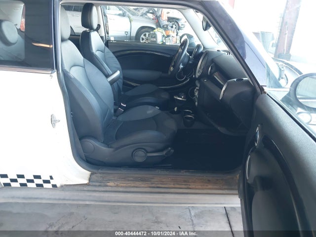 2008 MINI COOPER S WMWMF73588TV37741 Photo 4