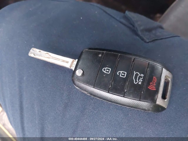 KIA SOUL + 2015 KNDJP3A5XF7183967 Image 11
