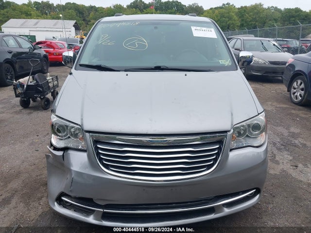 2C4RC1GG0FR726849 Chrysler Town & Country Limited Platinum