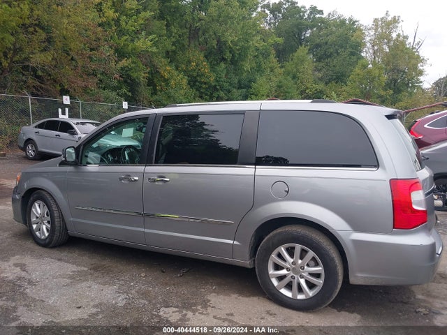2C4RC1GG0FR726849 Chrysler Town & Country Limited Platinum