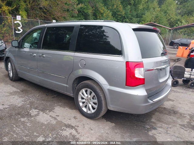 2C4RC1GG0FR726849 Chrysler Town & Country Limited Platinum