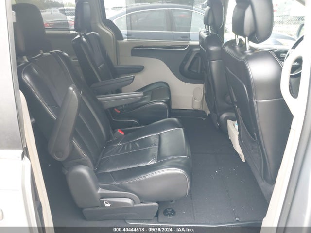 2C4RC1GG0FR726849 Chrysler Town & Country Limited Platinum