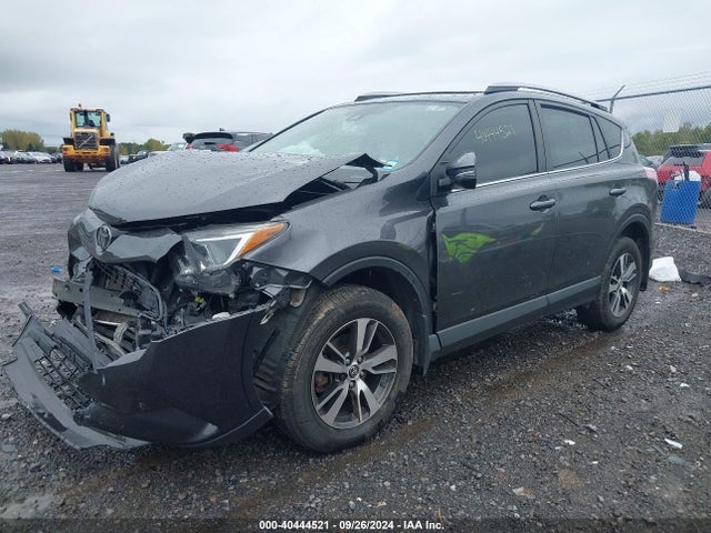 Toyota Rav4 Xle 2018 JTMRFREV5JJ719481 Image 2