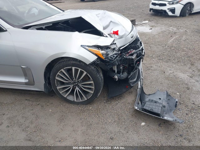 KIA Stinger Premium 2018 KNAE25LA2J6030758 Image 17