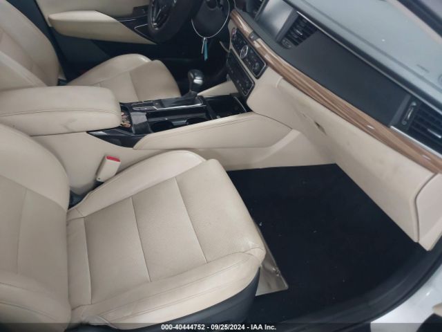KNALC4J1XH5050984 KIA Cadenza Premium