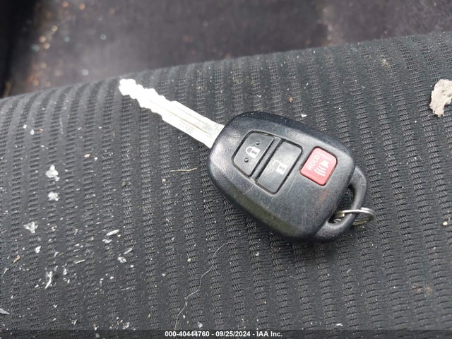 Toyota RAV4 LE 2017 2T3BFREV5HW576996 Image 11