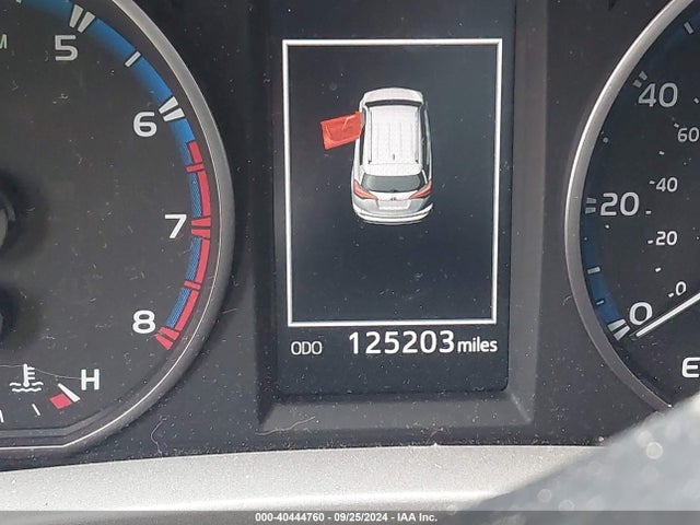 Toyota RAV4 LE 2017 2T3BFREV5HW576996 Image 15