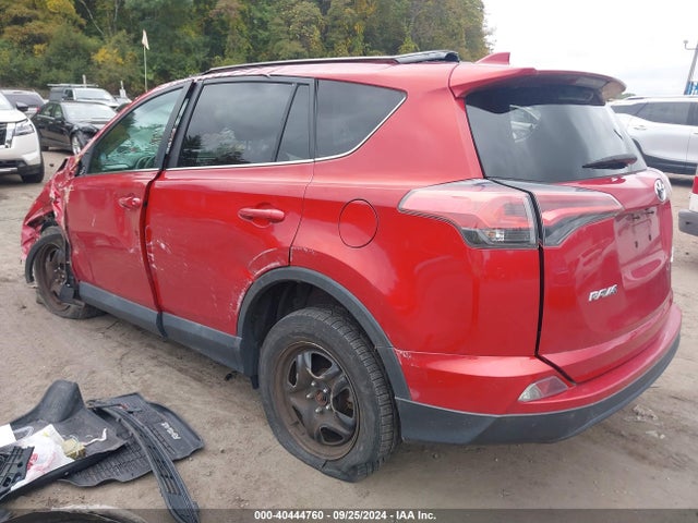 Toyota RAV4 LE 2017 2T3BFREV5HW576996 Image 3
