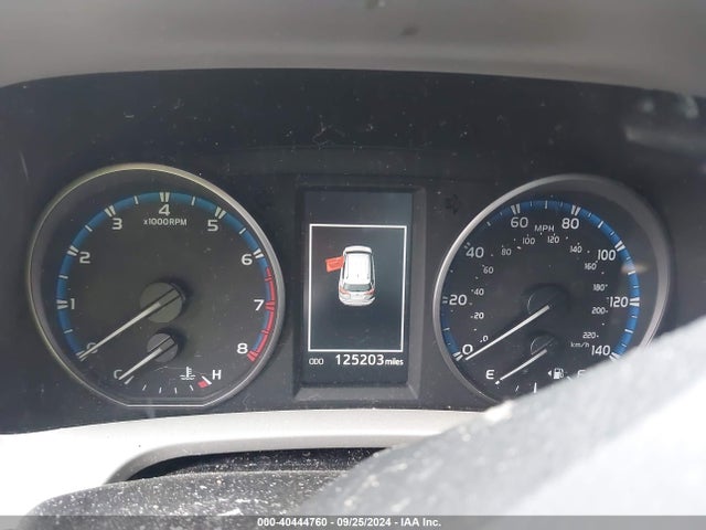 Toyota RAV4 LE 2017 2T3BFREV5HW576996 Image 7