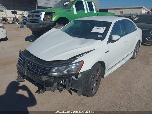 1VWDT7A34HC067427 Volkswagen Passat 1.8t R-line