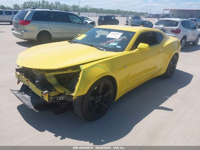 Chevrolet Camaro 1lt 2018 1G1FB1RX6J0131373 Image 2