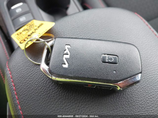 KNDJ53AU1P7211010 KIA Soul Gt-line