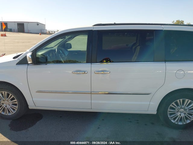 2C4RC1CG5GR306205 Chrysler Town & Country Touring-l