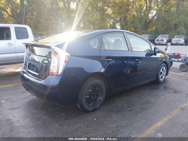 Toyota Prius Two 2014 JTDKN3DUXE1776100 Image 4