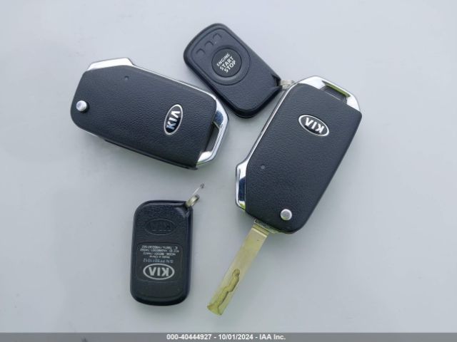 KNDJ23AU8L7700118 KIA SOUL LX