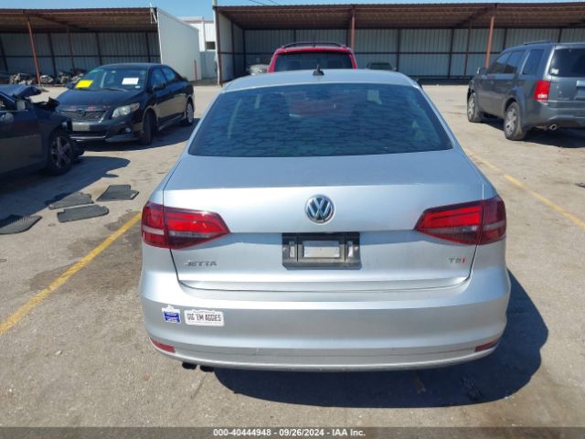 3VW267AJ0GM250060 Volkswagen Jetta 1.4t S