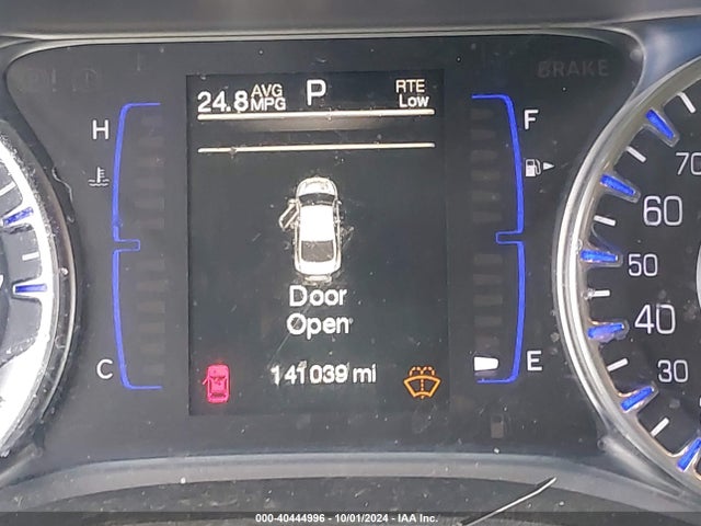 Chrysler 200 Limited 2015 1C3CCCAB8FN537835 Image 16