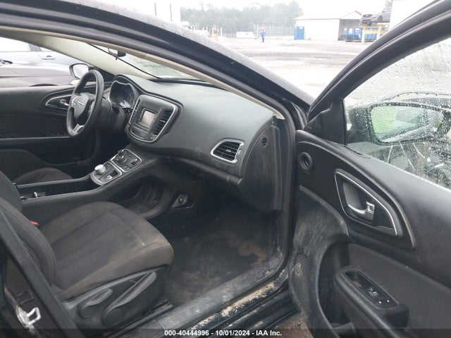 Chrysler 200 Limited 2015 1C3CCCAB8FN537835 Image 5