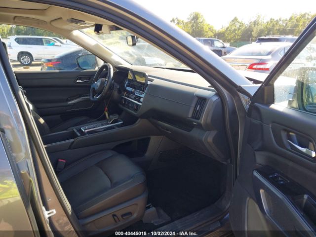 5N1DR3CB0NC265640 Nissan Pathfinder Sl 2wd