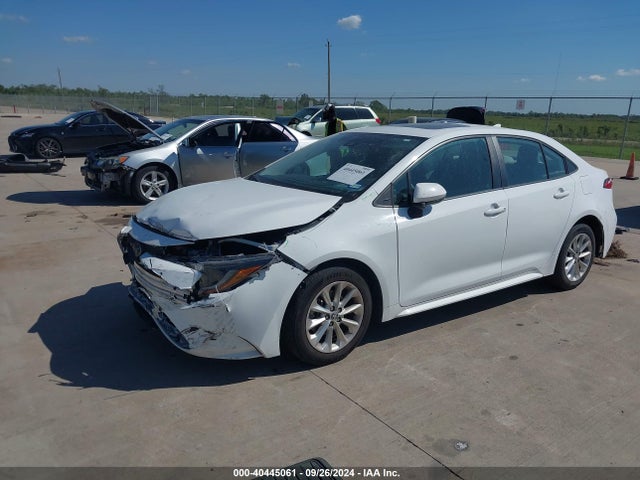 Toyota COROLLA LE 2020 5YFHPRAE0LP025245 Image 2