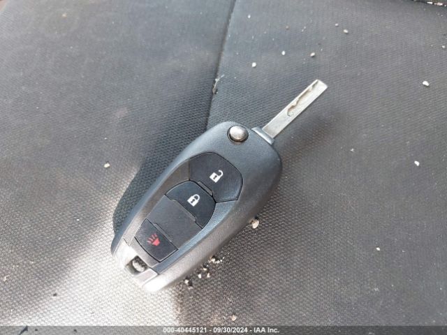 3GNCJNSB0KL285821 Chevrolet TRAX LS