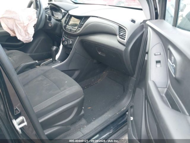 3GNCJNSB0KL285821 Chevrolet TRAX LS