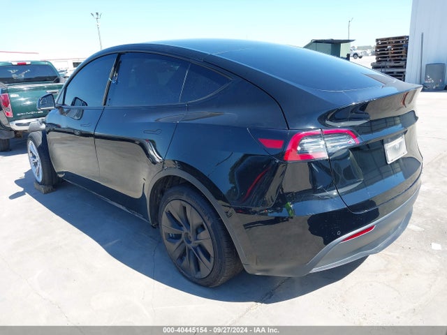 2021 TESLA MODEL Y 5YJYGAEE9MF153900 Photo 2