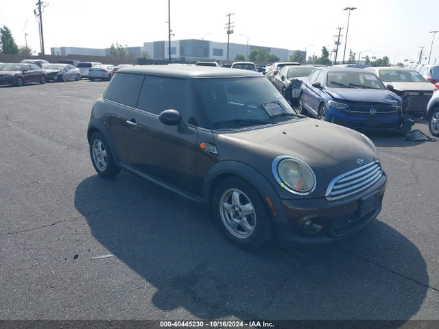 2011 MINI COOPER WMWSU3C53BT094900 Photo 0