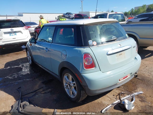 2013 MINI HARDTOP WMWSU3C56DT682437 Photo 2