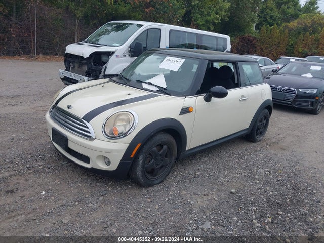 2009 MINI COOPER WMWMF33579TU75940 Photo 1