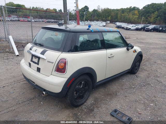 2009 MINI COOPER WMWMF33579TU75940 Photo 3