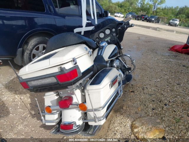 2013 HARLEY-DAVIDSON FLHTC 1HD1FFM11DB628635 Photo 3