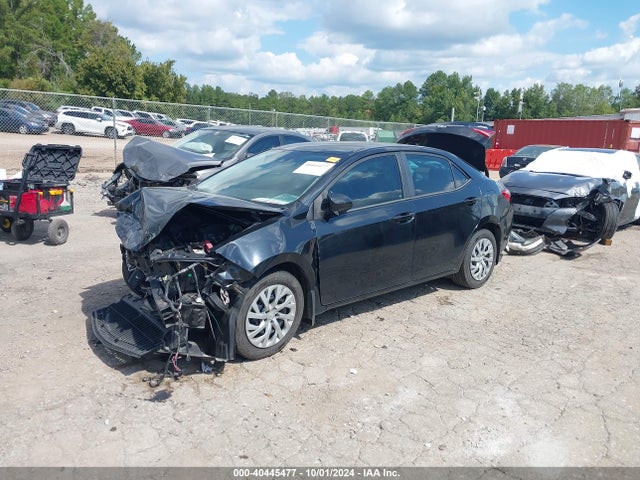 Toyota COROLLA LE 2018 2T1BURHE8JC980103 Image 2