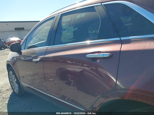 1GYKNCRS0HZ113853 Cadillac Xt5 Premium Luxury