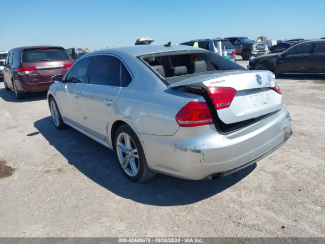 1VWBS7A33EC082135 Volkswagen Passat 1.8t Se