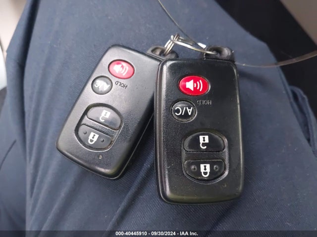 Продажа на аукционе авто 2013 Toyota Prius Three, vin: JTDKN3DU1D5646326, номер лота: 40445910