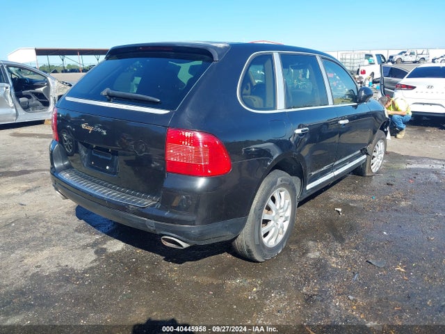2005 PORSCHE CAYENNE WP1AA29P15LA21053 Photo 3