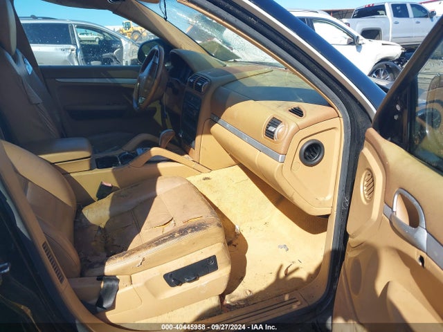 2005 PORSCHE CAYENNE WP1AA29P15LA21053 Photo 4