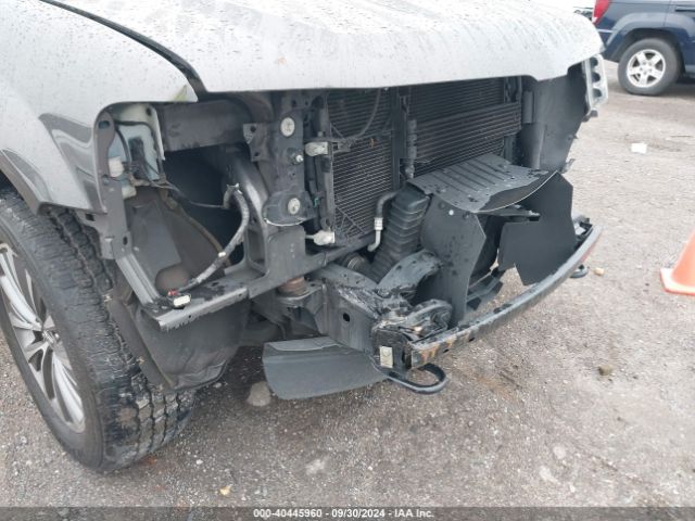 5LMJJ2JT9GEL03337 Lincoln Navigator Select