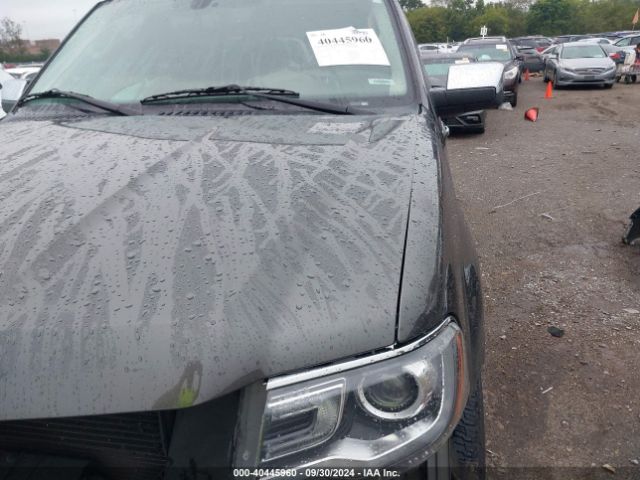 5LMJJ2JT9GEL03337 Lincoln Navigator Select