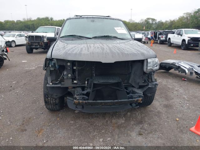 5LMJJ2JT9GEL03337 Lincoln Navigator Select
