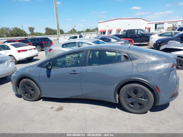 JTDACAAU9R3027468 Toyota Prius Le