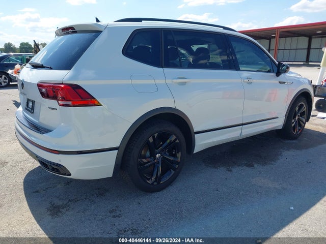 3VV8B7AXXPM017334 Volkswagen Tiguan 2.0t Se R-line Black