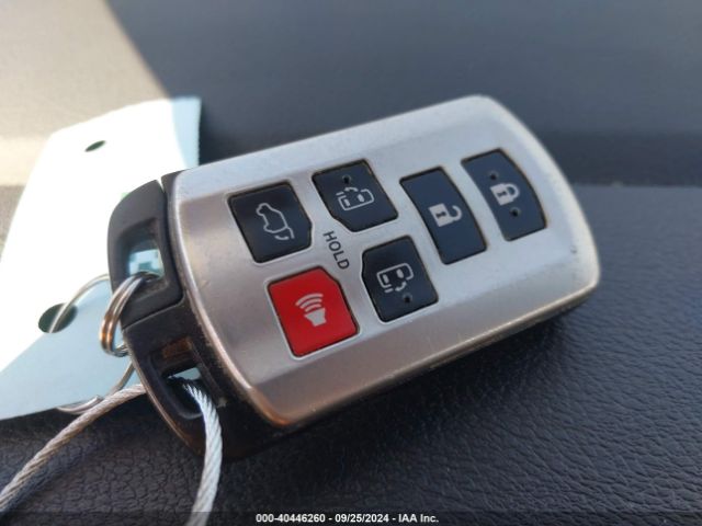 5TDYZ3DC7HS782515 Toyota Sienna Xle 8 Passenger