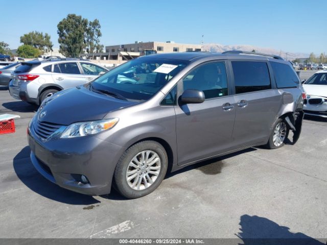 5TDYZ3DC7HS782515 Toyota Sienna Xle 8 Passenger