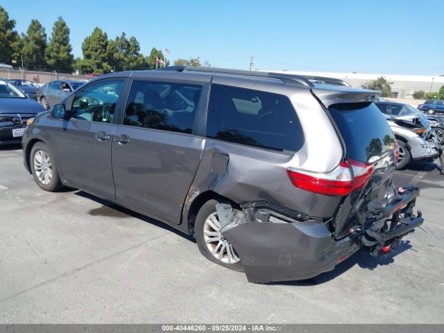 5TDYZ3DC7HS782515 Toyota Sienna Xle 8 Passenger