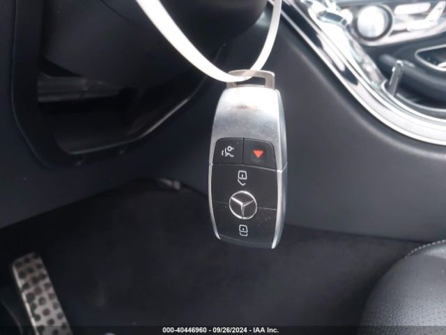 WDDWJ8DB4KF833887 Mercedes-Benz C 300