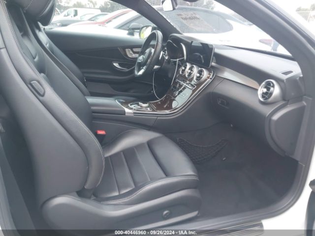 WDDWJ8DB4KF833887 Mercedes-Benz C 300