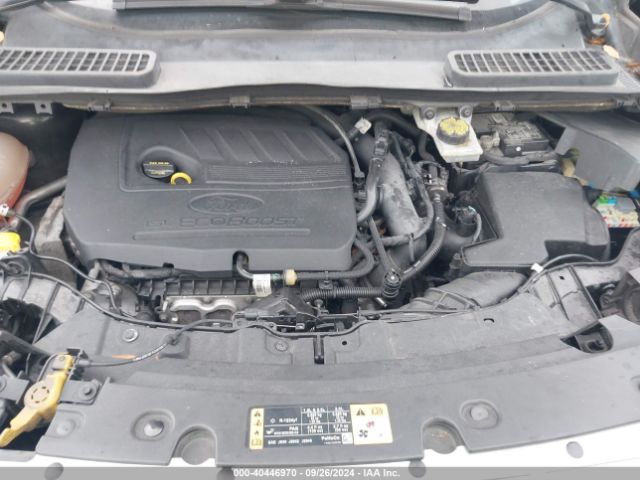 1FMCU9GD9JUC95216 Ford ESCAPE SE