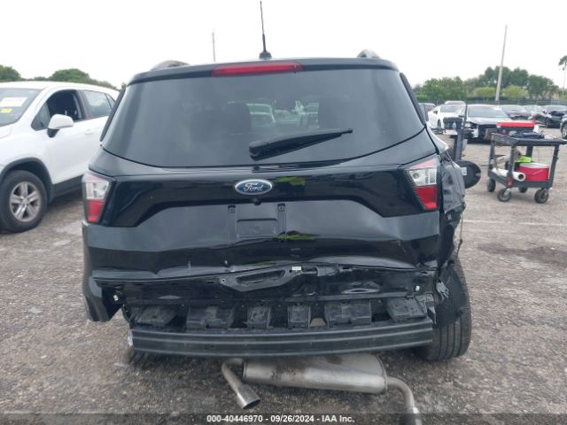 1FMCU9GD9JUC95216 Ford ESCAPE SE